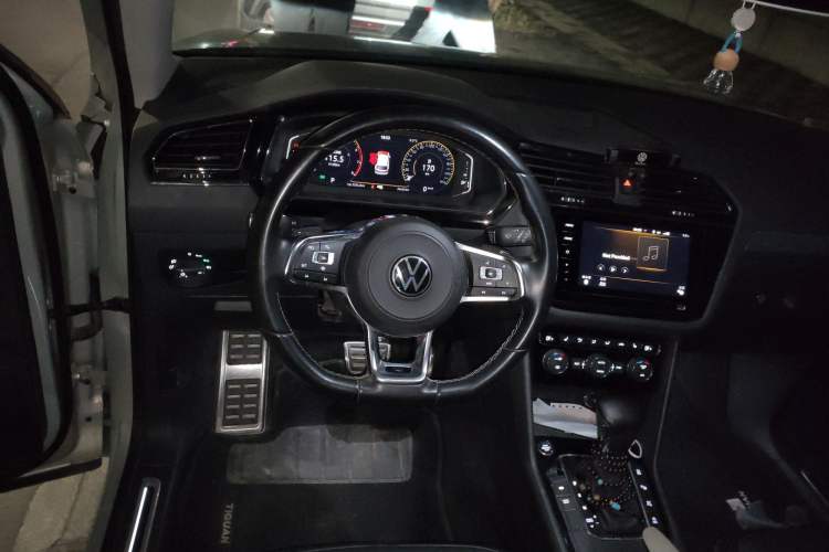 Used Volkswagen Tiguan L 2021 330TSI Automatic Two-Wheel Drive R-Line Enhanced Edition
