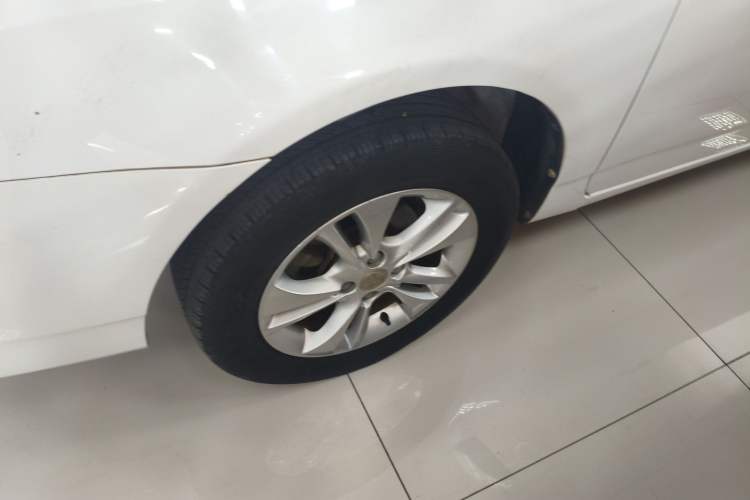 Used BYD F3 2015 Energy-Saving Edition 1.5L Manual Luxury Model Left Front Wheel Hub
