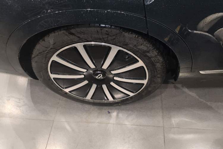 Used Hima AITO M9 2025 Extended-Range Ultra Version 52 kWh 6-Seater