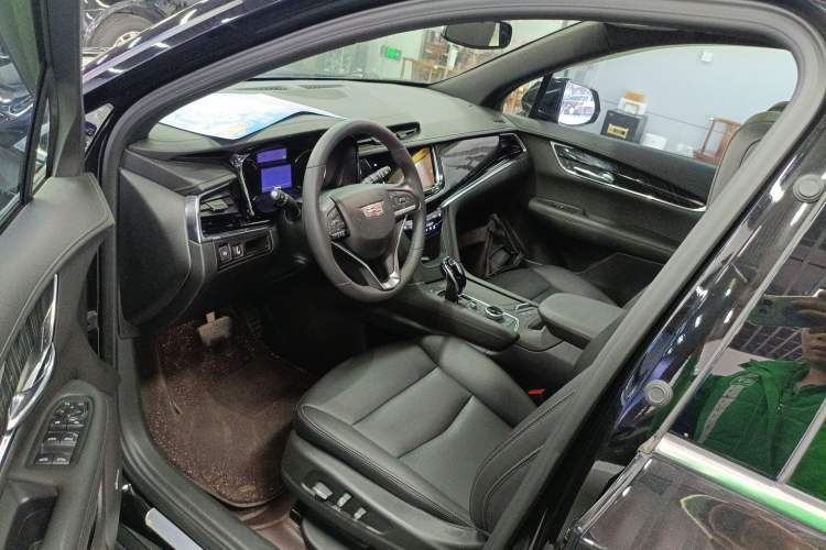 Used Cadillac XT6 2022 2.0T Six-Seater Two-Wheel-Drive Luxury Version
