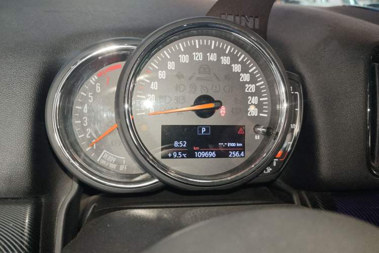 Used MINI Countryman 2018 1.5T COOPER Artist