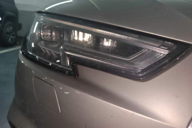 Used Audi A4L 2017 Plus 40 TFSI Sport Model Right Front Headlight