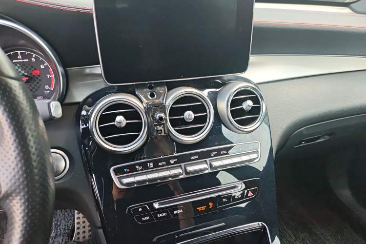 Used Mercedes-Benz GLC AMG 2017 AMG GLC 43 4MATIC Audio And AC Panel