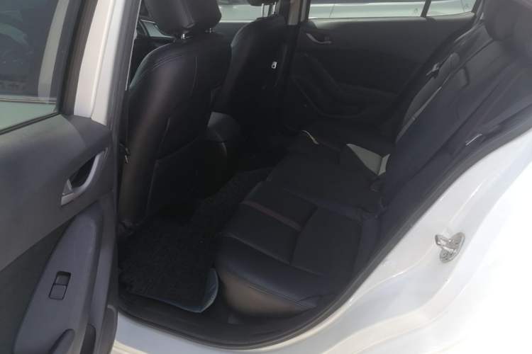 Used Mazda 3 Axela 2017 Sedan 1.5L Automatic Comfort Model Emission Standard China V Left Rear Seat