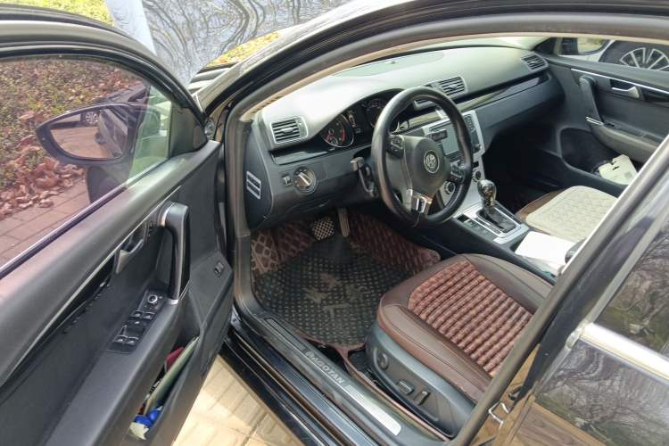 Used Volkswagen Magotan 2012 Revised 1.8TSI Luxury Version Driver Seat