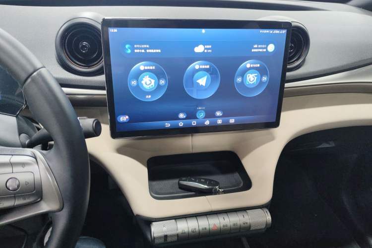 Used BYD Dolphin 2023 420 km Fashion Edition Audio And AC Panel