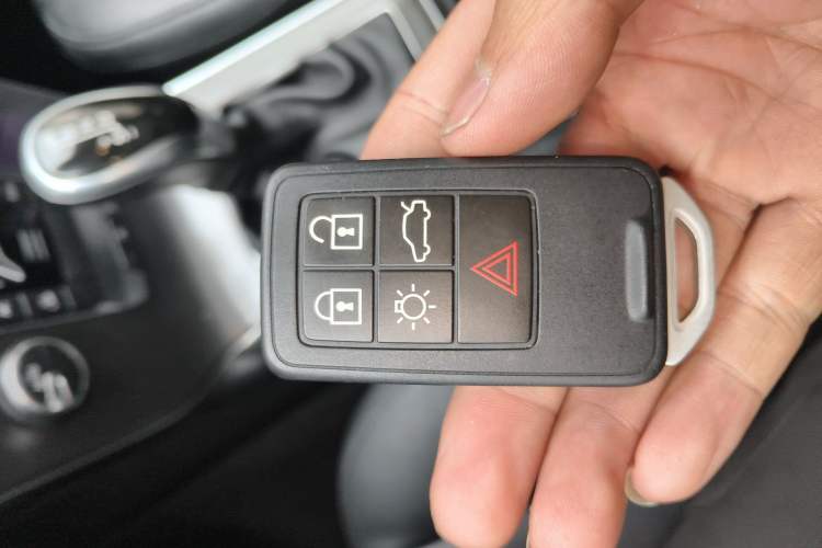 Used Volvo V40 2016 T3 Zhiyi Edition
