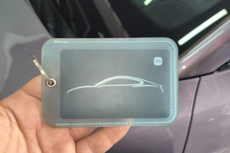 Used Xiaomi Auto SU7 2024 Rear-Drive Long-Range Intelligent Driving Version Vehicle Key