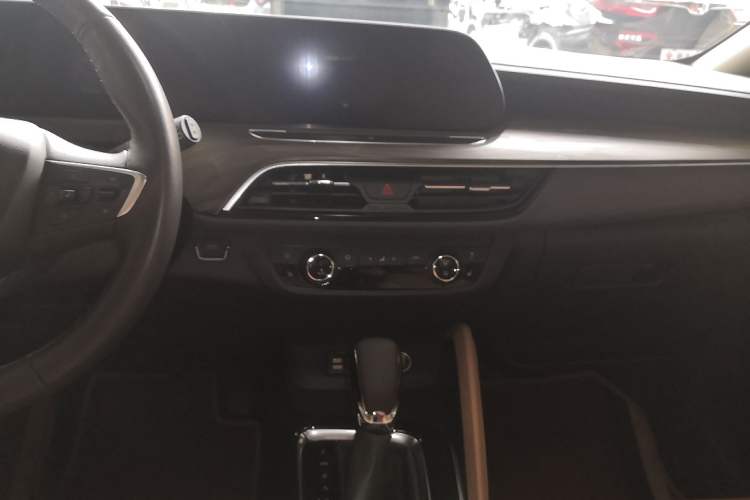 Used Buick GL6 2021 323T Mild Hybrid Connect Prestige Model