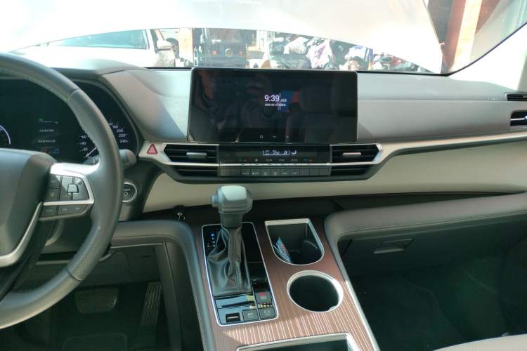 Used Toyota SIENNA 2024 2.5L Hybrid Comfort Edition Audio And AC Panel