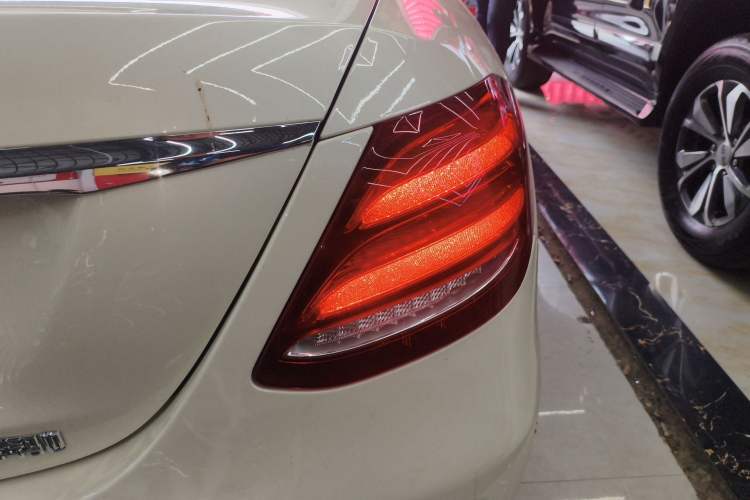 Used Mercedes-Benz E-Class 2018 Restyled E 300 L Sporty and Stylish Edition Exterior 3