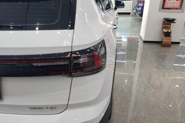 Used Volkswagen Tharu 2023 300TSI Two-Wheel-Drive Full Moon Edition Right Rear Taillight