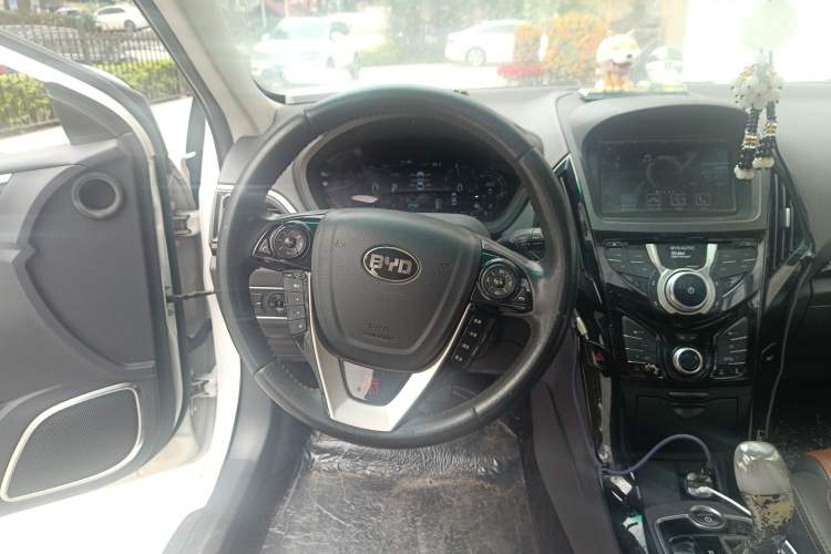 Used BYD Qin New Energy 2015 1.5T Dual-Crown Flagship Plus Edition