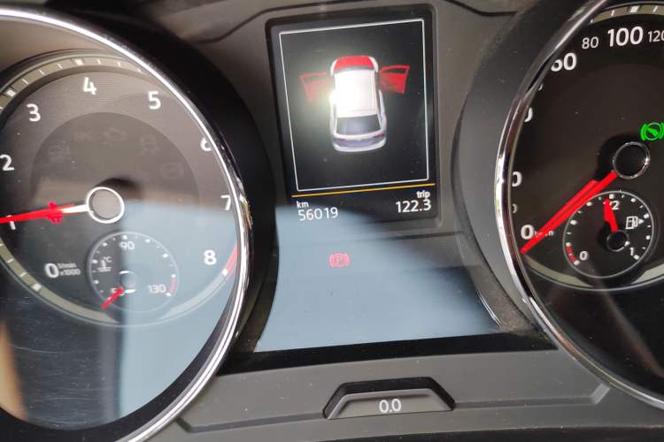 Used Volkswagen Tiguan L 2017 330TSI Automatic Two-Wheel Drive Luxury Edition Odometer Close Up