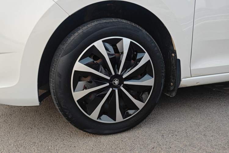 Used Skoda Rapid Spaceback 2016 Revised Version 1.4L Manual Front-Drive Edition
