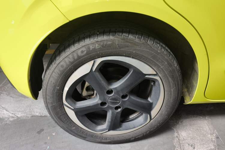 Used Dongfeng NAMMI 01 2024 New Edition 430 Plus Smart+ Right Rear Wheel Hub