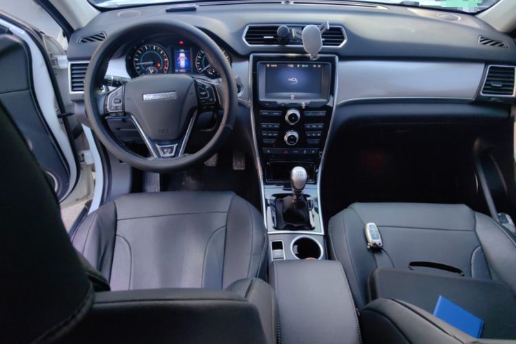 Used Haval H2 2016 Red-Label 1.5T Manual Two-Wheel Drive Luxury Model
