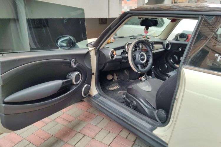 Used MINI MINI 2011 1.6L COOPER Fun
