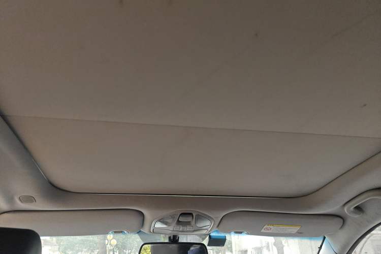 Used Hyundai Santa Fe 2015 2.4L Automatic Two-Wheel Drive Smart Version 5 Seats
