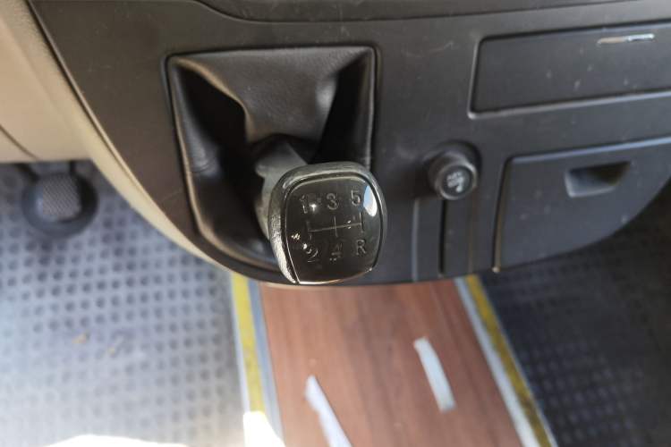 Used SAIC MAXUS Xintu V80 

