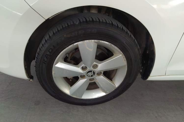 Used Skoda Rapid 2015 1.6L Automatic Smart Selection Model
