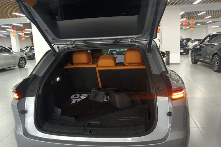 Used Li Auto i6 2025 Model Four-Wheel-Drive Standard Type