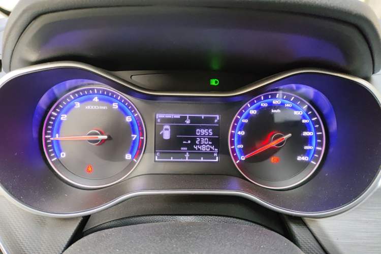 Used Geely Auto Vision 2019 Upgraded Model 1.5L Manual Luxury Version China VI Standard