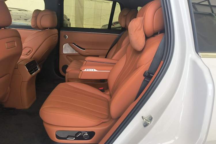 Used Hima AITO M7 2026 Model Range-Extending Ultra All-Wheel Drive 6-Seater Version Left Rear Seat