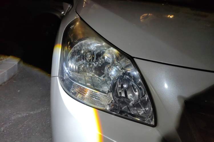 Used Toyota Verso 2014 Starlight 180E CVT Elite Edition Right Front Headlight
