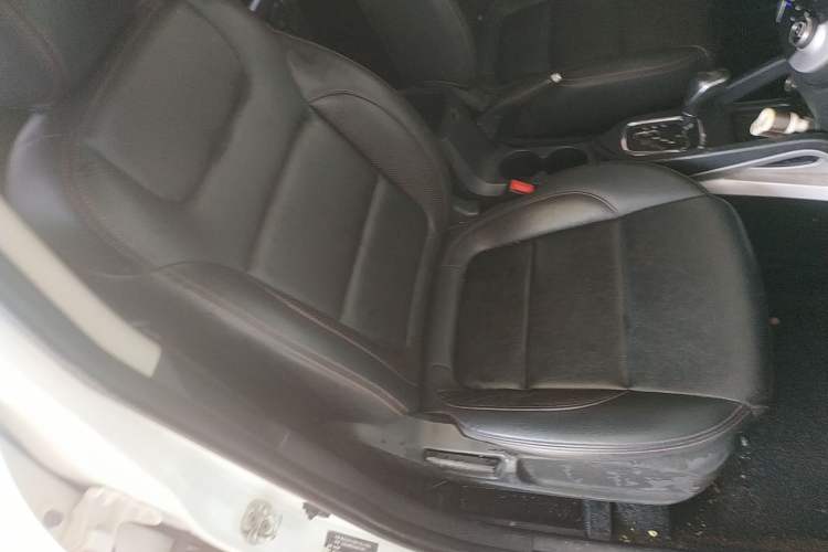 Used CHANGAN CS35 2016 1.6L Automatic Luxury Model China IV Standard Right Front Seat