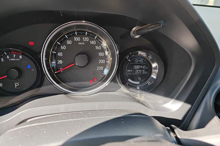 Used Honda XR-V 2015 1.8L EXi CVT Comfort Version