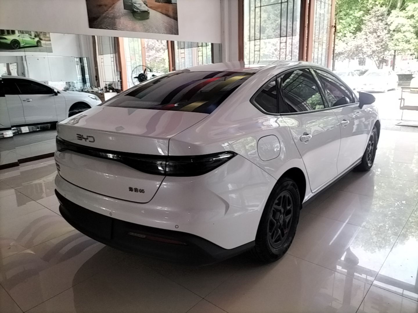 BYD Seal 05 DM-i 2025 DM-i Smart Drive 55KM Luxury Model — снимка 6