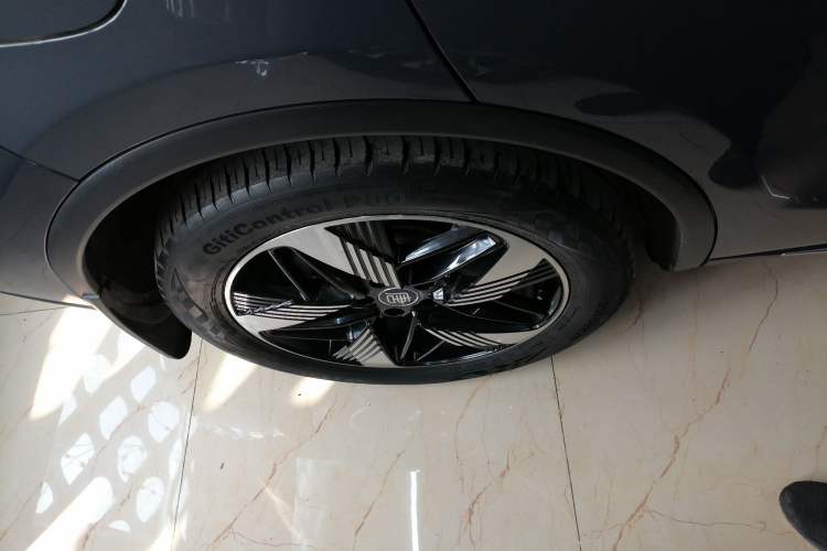 Used BYD Tang New Energy 2023 DM-i Champion Edition 112KM Prestige Model Right Rear Wheel Hub