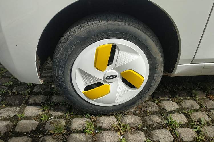 Used Chery QQ Ice Cream 2022 120km Conical Shape Lithium Iron Phosphate