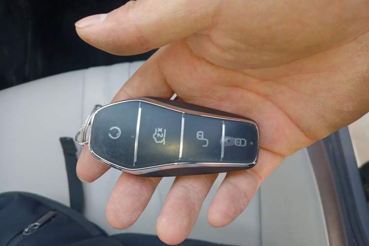 Used BYD Song PLUS New Energy 2025 EV Intelligent Driving Version 520km Premium Model Vehicle Key