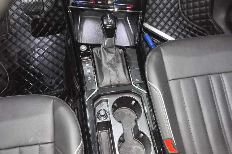 Used Volkswagen Passat 2023 330TSI Starry Elite Edition Gear Lever