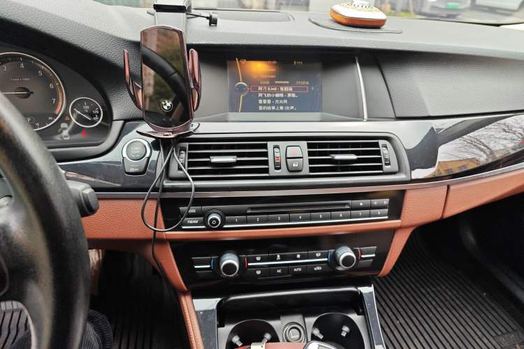 Used BMW 5 Series 2013 520i Elegant Edition Audio And AC Panel