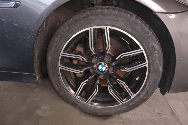 Used BMW 5 Series 2014 530Li Leading Model
