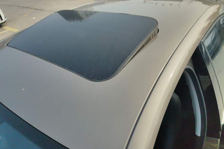 Used Volkswagen Sagitar 2017 180TSI Automatic Luxury Edition Roof