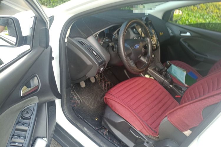 Used Ford Focus 2012 Hatchback 1.6L Manual Comfort Model
