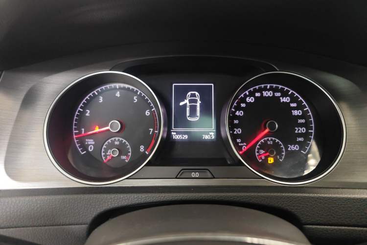 Used Volkswagen Golf 2016 230TSI Manual Comfort Version
