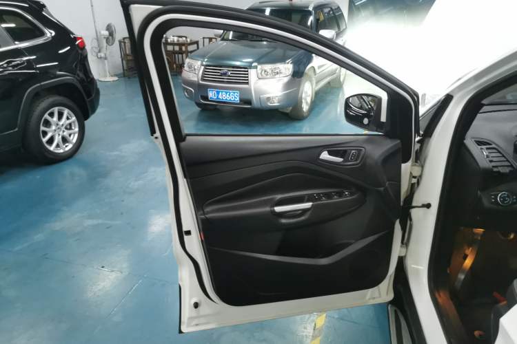 Used Ford Kuga 2017 EcoBoost 180 Two-Wheel-Drive Elite Trim