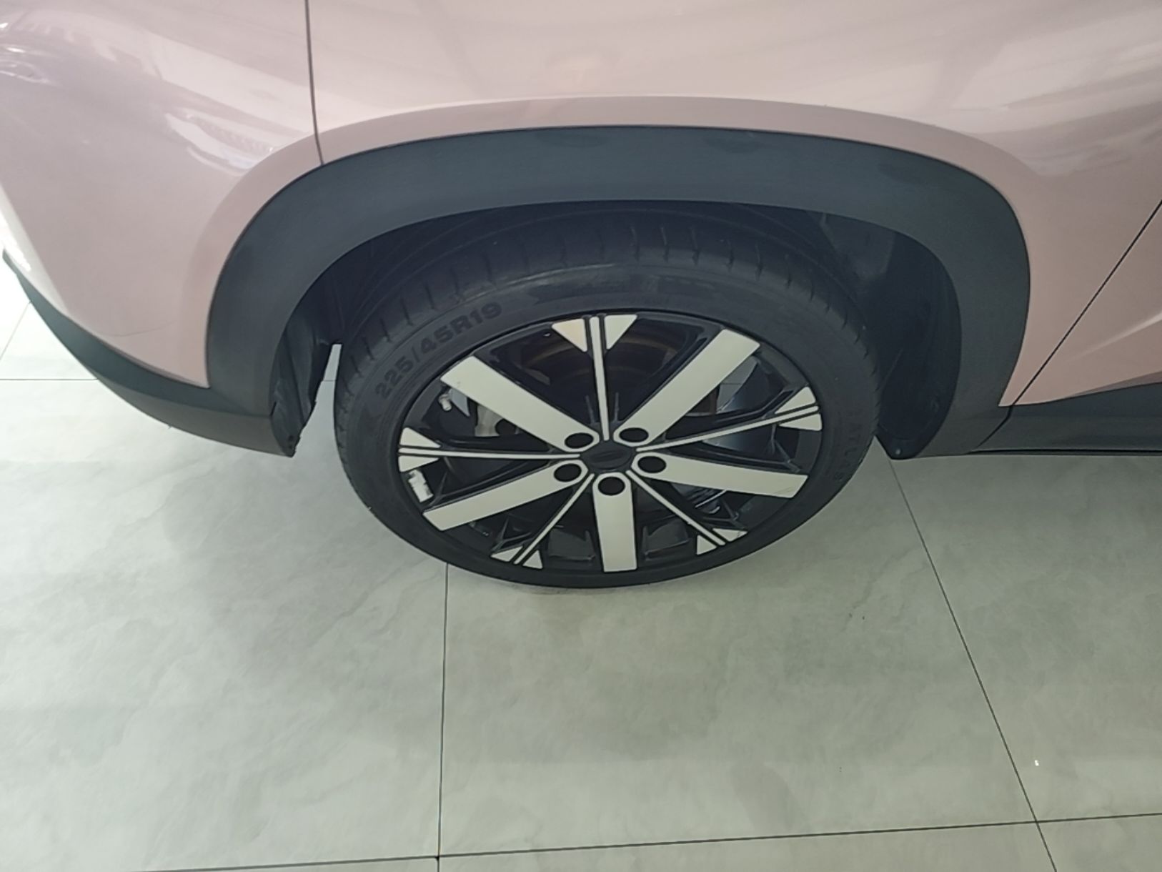 Geely Auto icon 2023 1.5TD Chocolate Smoothie Edition — снимка 10