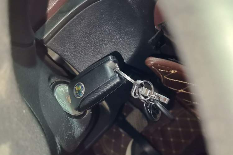 Used Venucia M50V 2017 1.6L XL CVT Luxury Edition Vehicle Key