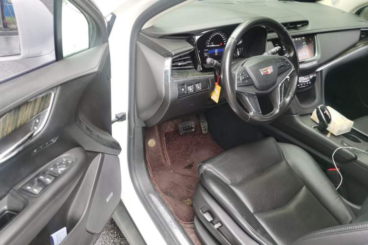 Used Cadillac XT5 2016 25T Luxury Model Interior 3