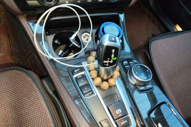 Used BMW 5 Series 2014 525Li Luxury Design Package
