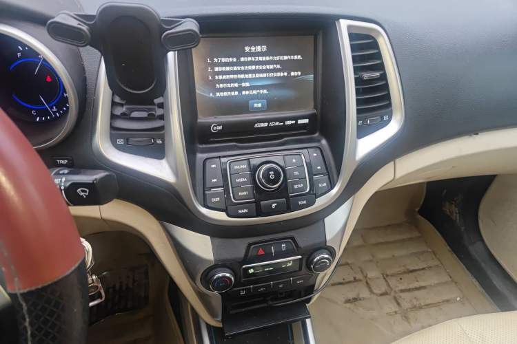 Used CHANGAN Eado 2015 1.6L Manual Luxury Model China IV Standard