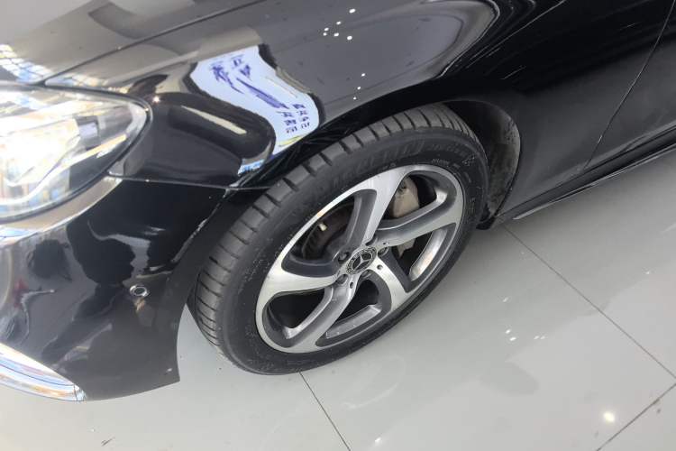 Used Mercedes-Benz E-Class 2017 E 300 L Sporty and Stylish Model
