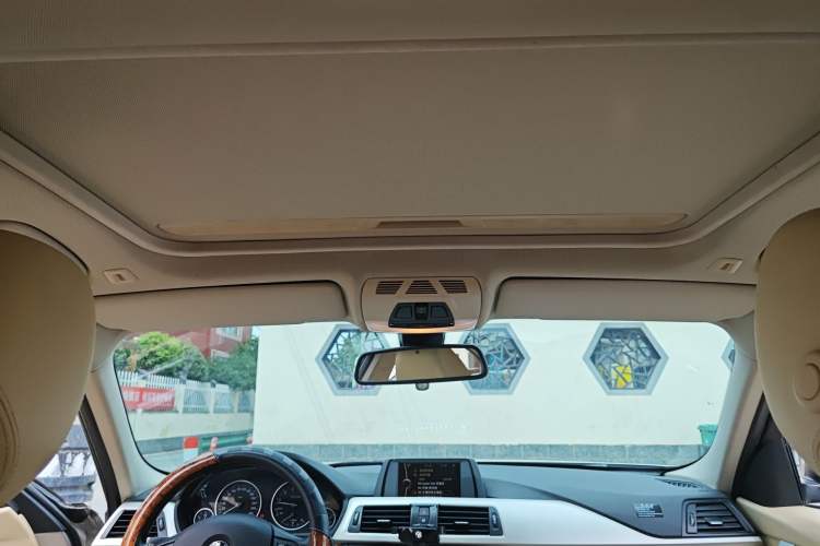 Used BMW 3 Series 2014 320i Active Edition
