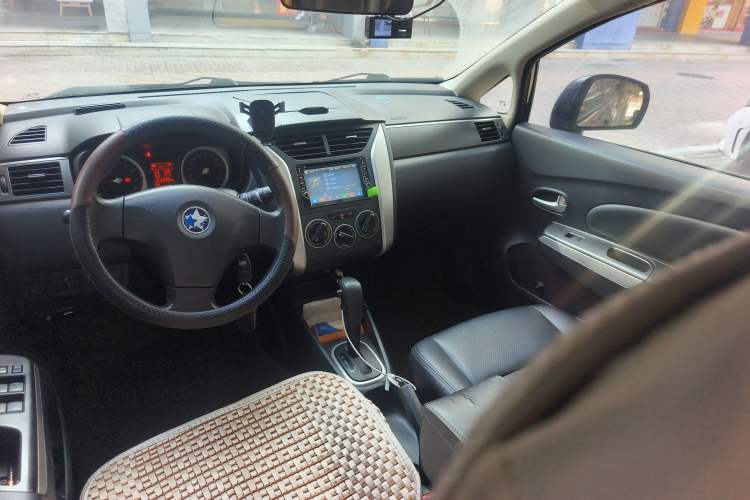 Used Venucia R50X 2013 1.6L Automatic Model
